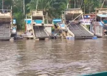 Dinas Lingkungan Hidup Tidak Pernah Menyetujui Atau Memberikan Izin Untuk Melakukan Penambangan Emas Di Bantaran Sungai Kapuas