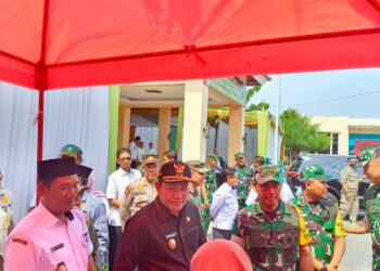 Sinergitas Kodim 0816/Sidoarjo TMMD dan Plt Bupati Sidoarjo Subandi. SH