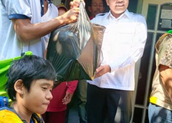 Aksi Sosial, Plt Bupati Sidoarjo Subandi Blusukan Sambangi Warga Masyarakat Sidoarjo
