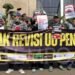 Sejumlah Organisasi Jurnalis Lakukan Demo di Depan Gedung DPR, Tolak Revisi UU Penyiaran