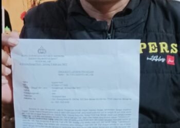 Jurnalis RNN.com Biro Kabupaten Melawi Supardi Nyot Di Ancam Pengusaha Emas Dengan Menggunakan Senjata Pistol.