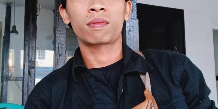 Kades Laman Raya:Berpotensi Melanggar UU ITE pasal 27 ayat 3, pasal 310 dan 311 KUHP.Kades Laman Raya:Berpotensi Melanggar UU ITE pasal 27 ayat 3, pasal 310 dan 311 KUHP.