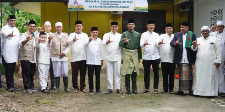 Ikuti Shalat Idul Adha di Stabat Pj Bupati Langkat Sebar Hewan Qurban ASN 2024