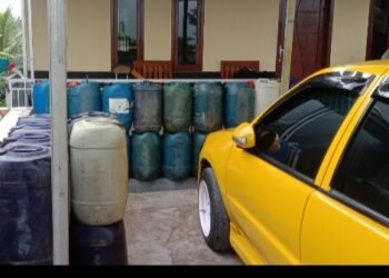 Maraknya Penimbunan BBM Bersubsidi Jenis Pertalite(solar) Di Desa Mekarsari Kec Agrabinta Cianjur Selatan Sampai Polsek Setempat Tutup Mata” Ada Apa”