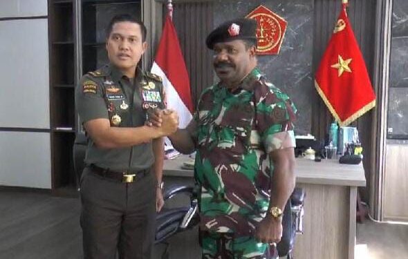 Kapuspen TNI Angkat Suara, Pangkat Letkol Tituler Kami Berikan Kepada Exs Staf Presiden DR.Lenis Kogoya S.T.H,. M.Hum