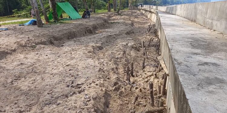 Proyek Senilai 24 Meliyar,Terbengkalai Diduga Kontraktor Sudah Tidak Mampu Menyelesaikan Nya