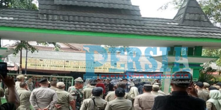 Forum Generasi Anak Indonesia; Mengecam Dalam Aksinya “Kembalikan Citra Dunia Pendidikan Kota Bekasi, Sebagai Pencetak Generasi Penerus Anak Bangsa, PJ Walikota Harus Berkomitmen Atau Mundur Dari Jabatannya”