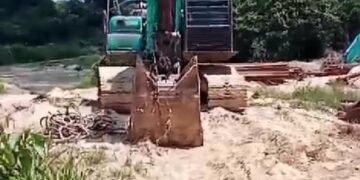 Terindikasi Digunakan Untuk PETI Di Lahan Gambut, Keberadaan Tiga Unit Alat Berat Resmi Dilaporkan Ke Polres Kapuas Hulu