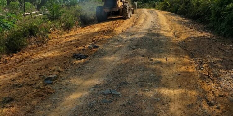 Masyarakat Apresiasikan PT Agro Andalan Sudah Memulai Komitmen Untuk Perbaikan Jalan Seperti Yang Diharapkan