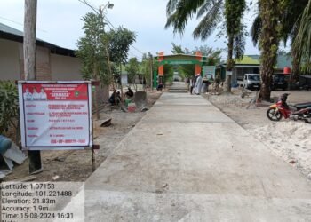 Pemerintah Desa Sungai Meranti Kecamatan Pinggir Ekspos Kegiatan Proyek Semenisasi RT 002 RW 005