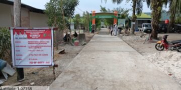 Pemerintah Desa Sungai Meranti Kecamatan Pinggir Ekspos Kegiatan Proyek Semenisasi RT 002 RW 005