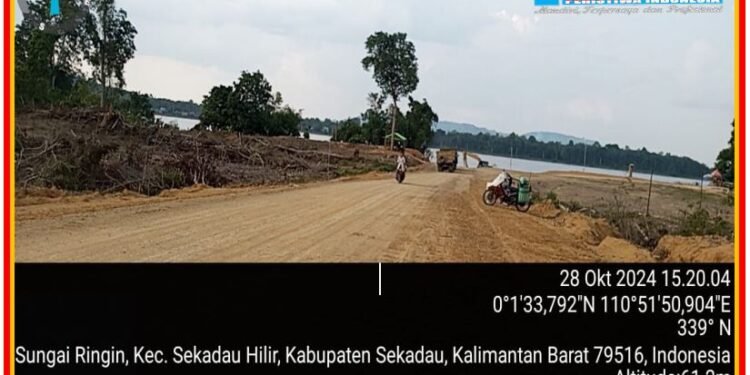 Diduga PT. Multi Prima Entakai (MPE) Bangun Penyebrangan Di Sungai Kumpang, Sungai Ringin Sekadau Belum Kantongi Izin.