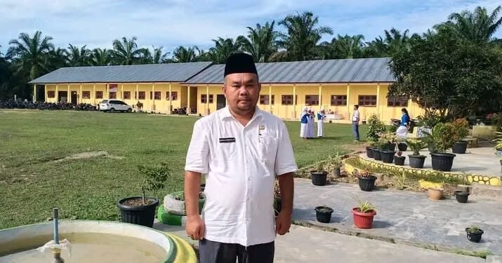 Bungkam Saat Dikonfirmasi Pengalokasian Dana BOSP T.A 2023, Kepsek SMK N 1 Barumun Diduga Kangkangi UU KIP