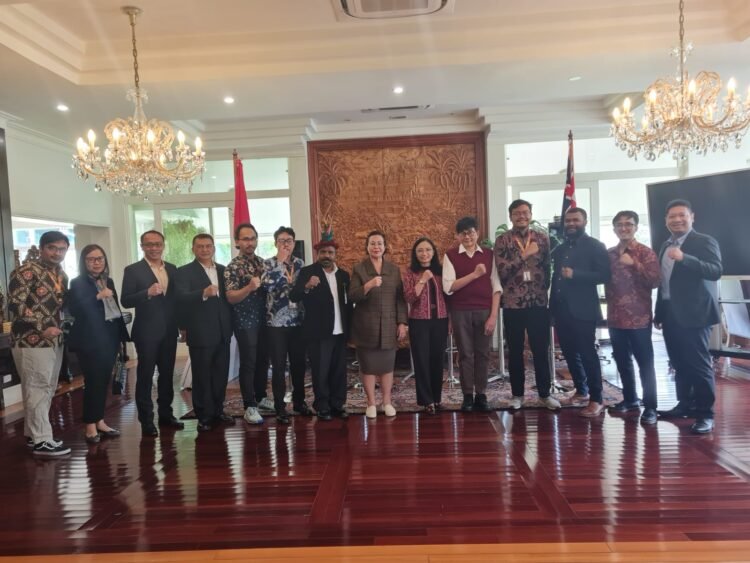 Staf Khusus Kemenhan RI Letkol TNI Dr.Lenis Kogoya S.T.H M.Hum Kembali Kunjunggi Negara Tetangga, Kali ini Negara Australi dengan Misi Netralisir Isu Tentang Papua dan Memperkenalkan Papua Ke Negara Negara Di Dunia
