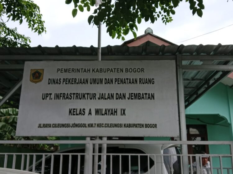 Jadi Sorotan, Kepala UPT Cileungsi Bogor Dianggap Sering Menghindar Saat Ditemui Wartawan
