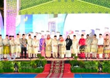 Buka MTQ Ke-49, Bupati Kasmarni Sebut Mencintai Al-qur’an Dapat Membangun Masyarakat Yang Qur’ani
