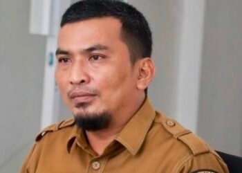 Camat Pinggir Zaman Rico Dakanahay Bersama Kasi dan Kasubbag Adakan Rapat Penyusunan Time Schedule Kegiatan Tahun 2024 