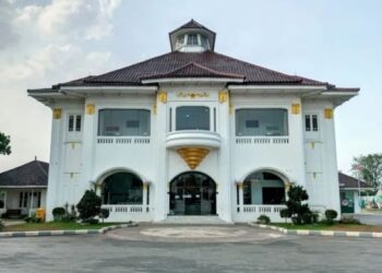 Kecaman Warga Tambun Selatan terhadap Pengelolaan Gedung Juang. Warga Hendak foto prewedding Di Peras 1 Juta