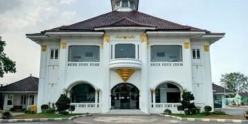 Kecaman Warga Tambun Selatan terhadap Pengelolaan Gedung Juang. Warga Hendak foto prewedding Di Peras 1 Juta