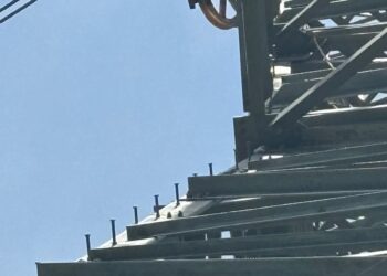 Ancaman di Atas Kepala! Roller SUTT 150kV Nyaris Menimbulkan Korban di Bekasi